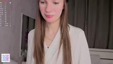 Emilia online show from December 18, 4:19 am