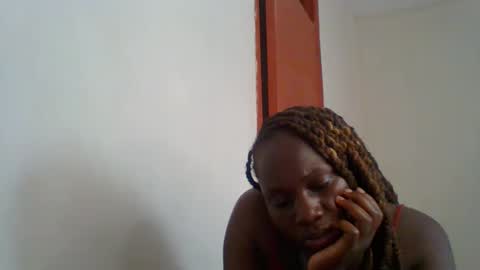 dollyvee online show from April 14, 12:41 pm