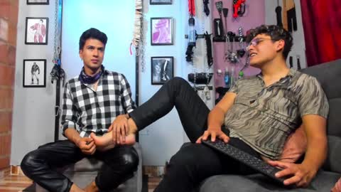 Snapshot of dom2travelers_sm chatting on February 3, 5:24 pm Diego Castell online show from February 3, 5:24 pm