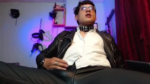 Snapshot of dom2travelers_sm chatting on October 18, 11:09 pm Diego Castell online show from October 18, 11:09 pm