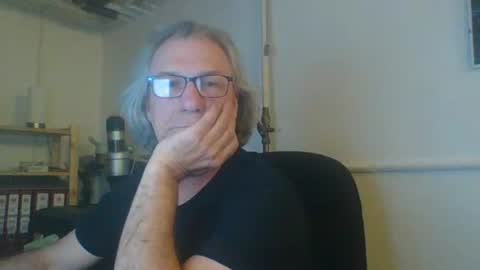 domiande online show from May 5, 8:25 pm
