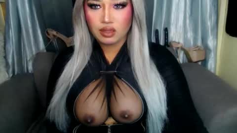 dominant10inchcock online show from November 17, 9:45 am