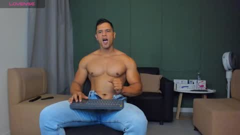 domincrodriguez_119 online show from March 30, 12:05 pm
