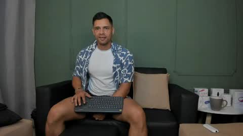 domincrodriguez_119 online show from May 25, 6:08 am