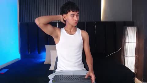 Dominic online show from February 22, 2:04 am