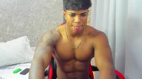dominic_sg online show from June 10, 5:28 am