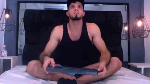 dominic_strongg online show from July 7, 7:29 pm