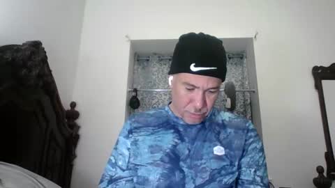 luis online show from May 11, 7:55 pm