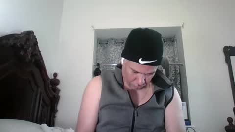 luis online show from May 18, 11:00 pm
