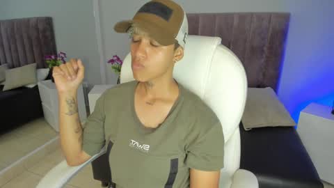 Snapshot of dominick_joness chatting on January 28, 9:19 pm Dominick  online show from January 28, 9:19 pm