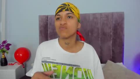 Snapshot of dominick_joness chatting on February 16, 1:25 am Dominick  online show from February 16, 1:25 am