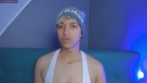 Snapshot of dominick_joness chatting on March 8, 10:24 pm Dominick  online show from March 8, 10:24 pm