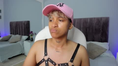 Snapshot of dominick_joness chatting on February 8, 8:42 pm Dominick  online show from February 8, 8:42 pm