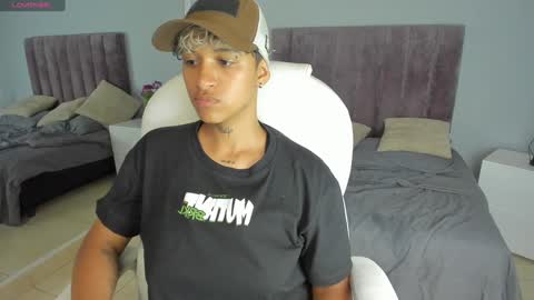 Snapshot of dominick_joness chatting on January 23, 11:15 pm Dominick  online show from January 23, 11:15 pm