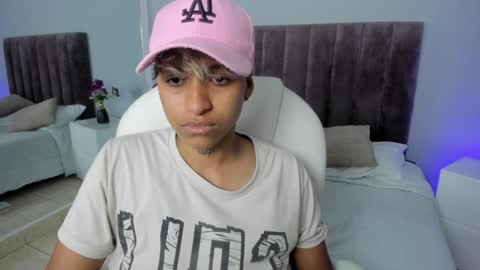 Snapshot of dominick_joness chatting on February 8, 11:45 pm Dominick  online show from February 8, 11:45 pm