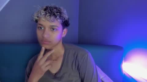 Snapshot of dominick_joness chatting on February 28, 11:23 pm Dominick  online show from February 28, 11:23 pm