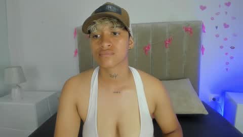 Snapshot of dominick_joness chatting on February 1, 10:44 pm Dominick  online show from February 1, 10:44 pm