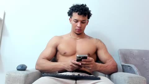 Snapshot of dominick_star chatting on January 29, 3:22 am Dominick Star online show from January 29, 3:22 am