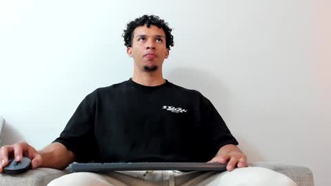 Snapshot of dominick_star chatting on January 21, 3:04 am Dominick Star online show from January 21, 3:04 am