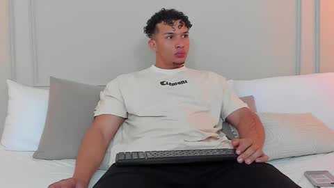 Snapshot of dominick_star chatting on March 2, 3:24 am Dominick Star online show from March 2, 3:24 am