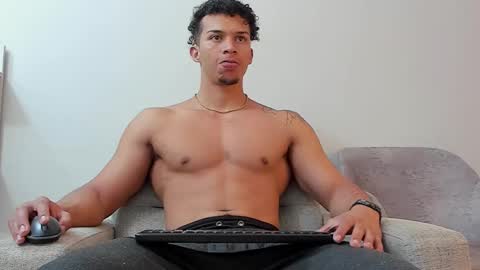 Snapshot of dominick_star chatting on March 6, 4:19 am Dominick Star online show from March 6, 4:19 am