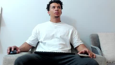 Snapshot of dominick_star chatting on February 4, 3:11 am Dominick Star online show from February 4, 3:11 am