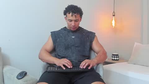 Snapshot of dominick_star chatting on February 8, 4:25 am Dominick Star online show from February 8, 4:25 am