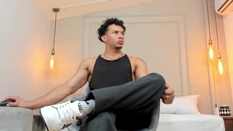 Snapshot of dominick_star chatting on January 28, 9:30 am Dominick Star online show from January 28, 9:30 am