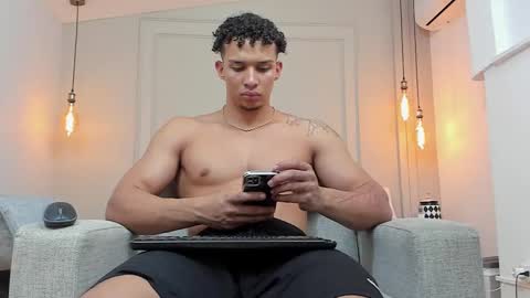 Snapshot of dominick_star chatting on February 28, 9:47 am Dominick Star online show from February 28, 9:47 am
