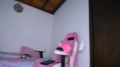   online show from February 2, 11:45 pm