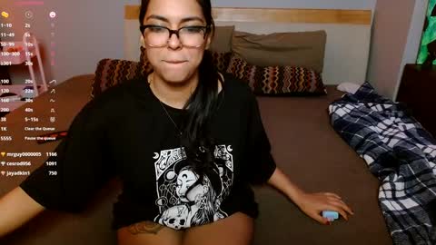 DontBeMina online show from December 23, 10:53 am