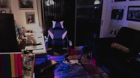 dopeleaf2 online show from July 12, 9:18 pm