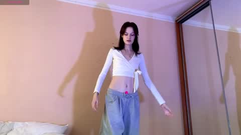 Lauren online show from April 30, 8:30 am