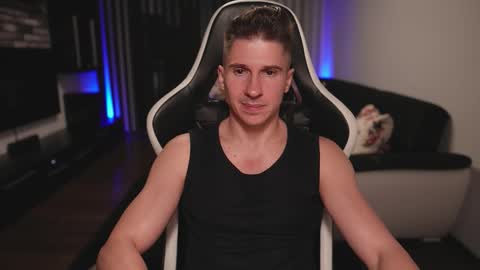 Dorian Reyes online show from October 28, 1:17 am