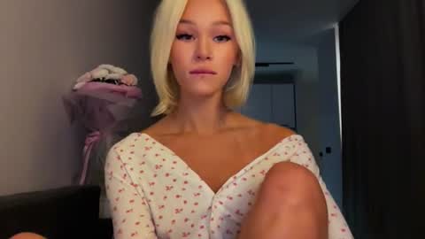 MOLLYYYY dont forget to give me a thumb up online show from July 20, 2:14 am