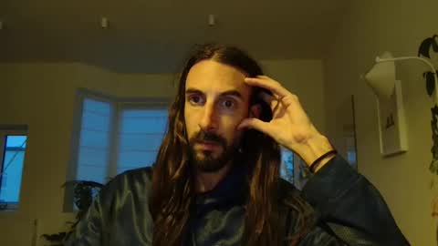 new profile Aircum99  online show from May 10, 7:42 pm