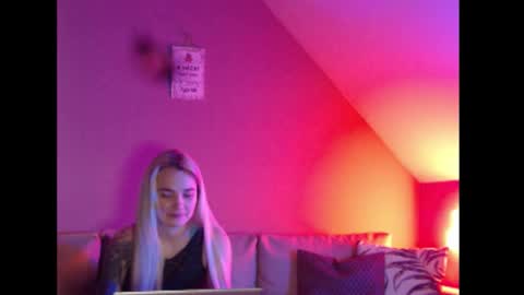 A girl online show from February 11, 8:18 am