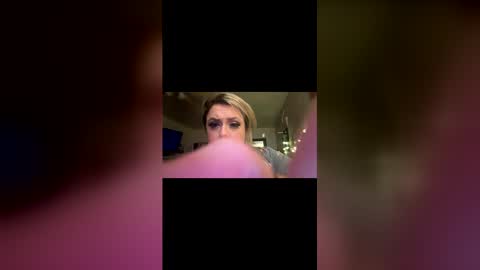 dreamgirl20182 online show from December 1, 1:36 am