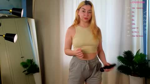 Hannah online show from October 19, 1:05 pm