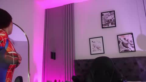 dreamleah_ online show from December 21, 7:59 am