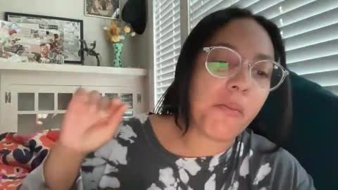 RIRI OR DREAMY online show from April 18, 1:57 pm