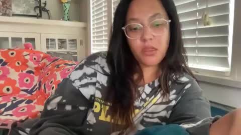 RIRI OR DREAMY online show from May 25, 1:34 am