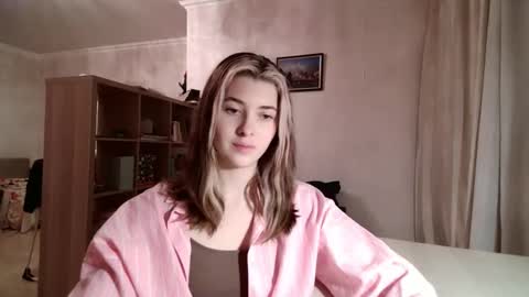 Dia online show from February 16, 3:32 pm