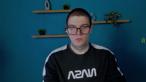 drew_soft_ online show from December 18, 7:53 pm