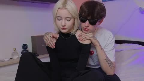 Mark online show from April 11, 1:21 am