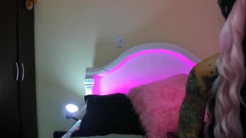 drippyorlove online show from February 5, 11:17 pm