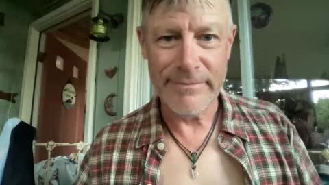 Snapshot of dudeinnh chatting on September 26, 10:18 pm Steve online show from September 26, 10:18 pm