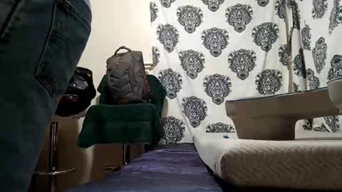 levi online show from December 15, 9:49 am