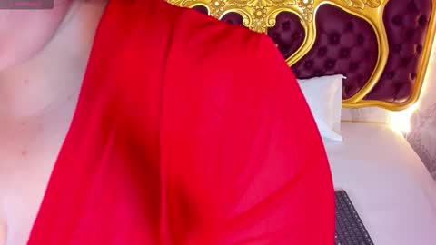 Lucy online show from November 19, 10:41 pm