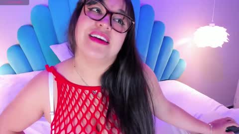 Snapshot of dulce_26_ chatting on February 27, 8:31 pm Lucy online show from February 27, 8:31 pm